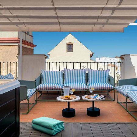 Magno Apartments San Gil - Shared Jacuzzi Севилья Экстерьер фото
