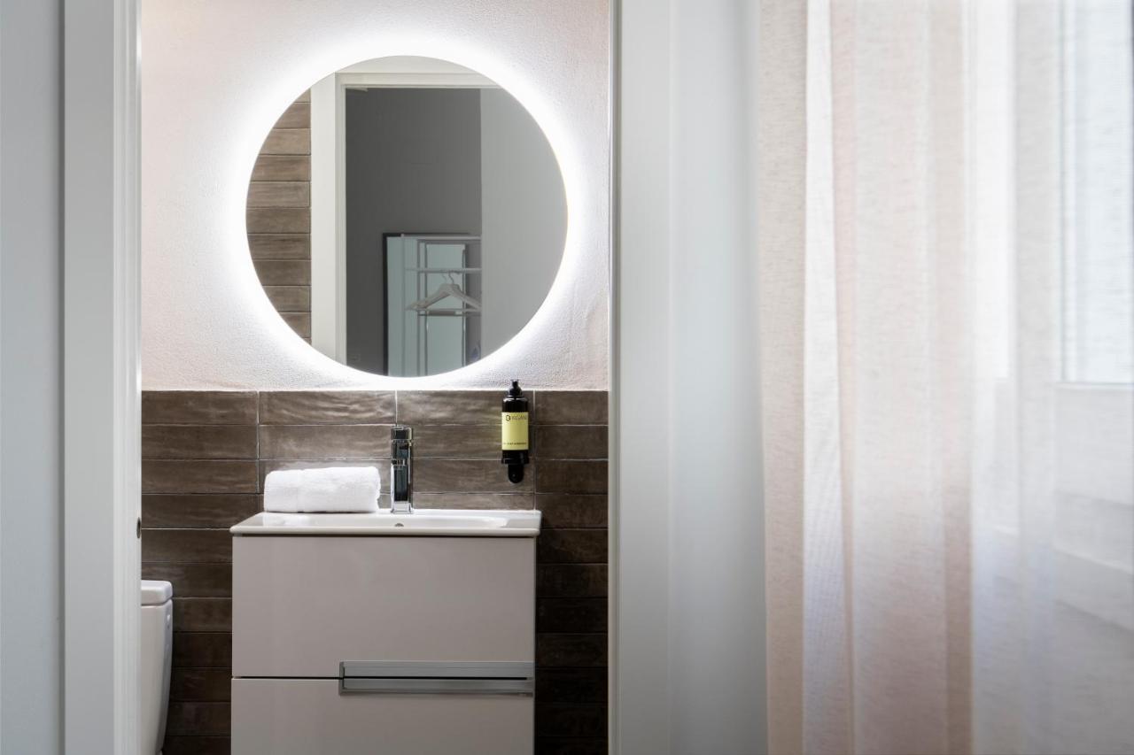 Magno Apartments San Gil - Shared Jacuzzi Севилья Экстерьер фото